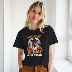 Halloween Pug Women’s T-Shirt with Witch Hat & Pumpkins – Funny Design for Dog Lovers – Halloween Gift