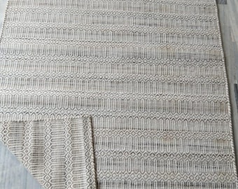 Alfombra de lana gris tejida a mano / Alfombra geométrica texturizada / Alfombra de piso minimalista moderna.