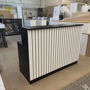 ZheeAura Reception Desk