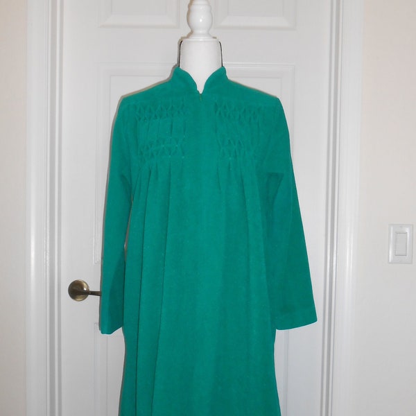 Vintage Kayser Plush House Coat Robe Size S Green Smocked Accent