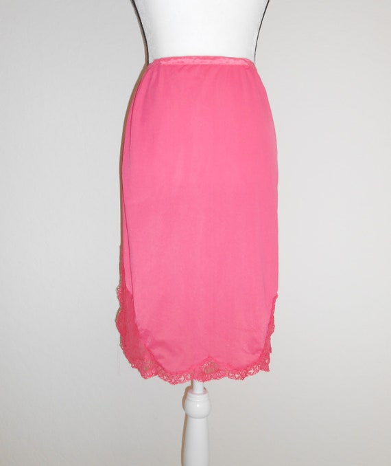 Vintage Gossard Artemis Half Slip Size Small LT Red D… Gem