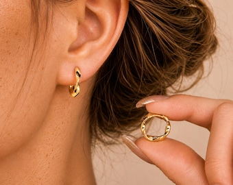 Twisted Hoop Earring Gold Silver, Wavy Minimalist Huggie Single, Dainty Croissant Cartilage Piercing, Tiny Everyday Sleeper Gift For Her