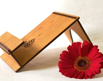 Cherry Wood Cook Book Stand - Pine Cone