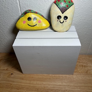 Handgeschilderde Food Friends Rock-set - Taco & Burrito Kawaii Stone Art