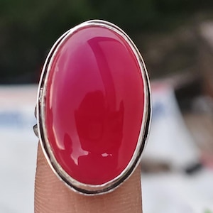 Anillo de plata esterlina con ágata rosa: joyería hecha a mano con piedras preciosas llamativas