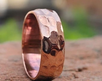Jonc en cuivre martelé fait main : bague tendance bohème rustique