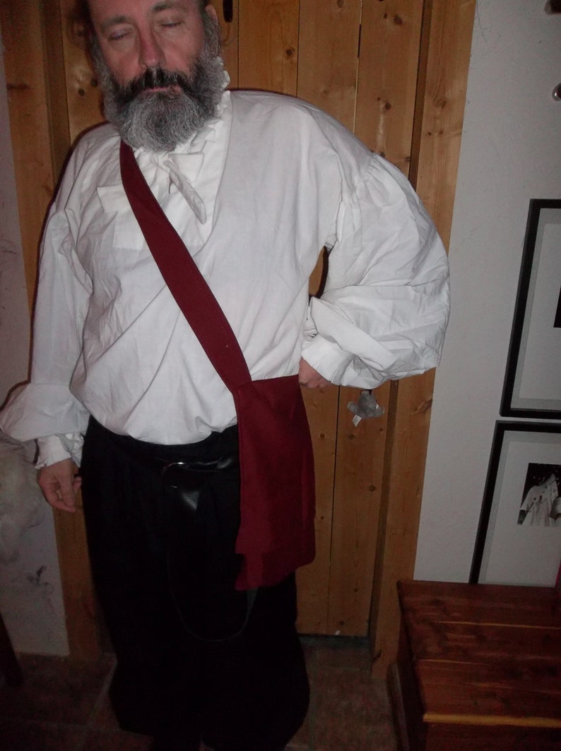 Haversack of cotton canvas in burgundy
