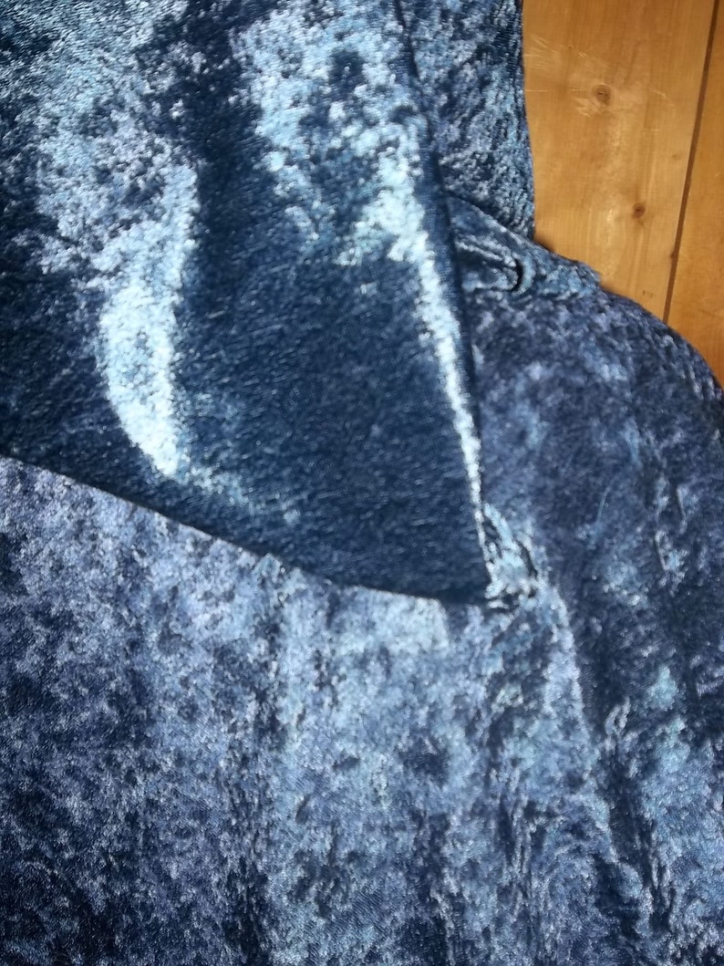hood of navy blue crushed velvet