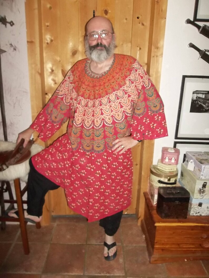 Celtic tunic in red cotton