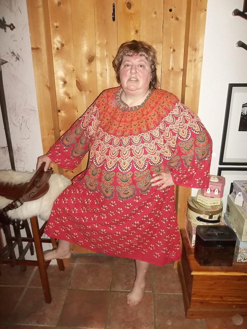 Celtic tunic in red cotton