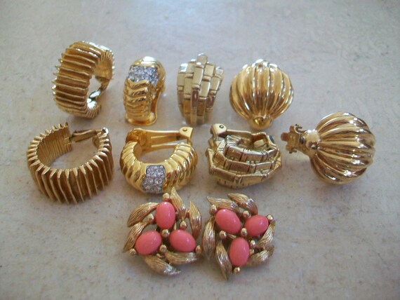 Vintage lot signed clip earrings, gold tone, Nola… - image 2