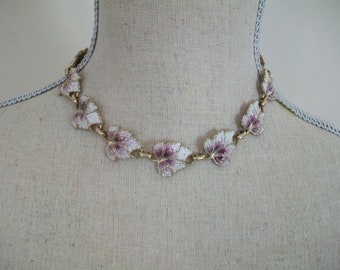 Vintage Leaf Choker Necklace: 50s Retro Style