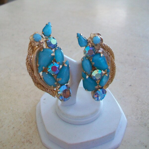 Vintage Hobe blue stone clip earrings, robins egg blue, opaque glass rhinestones