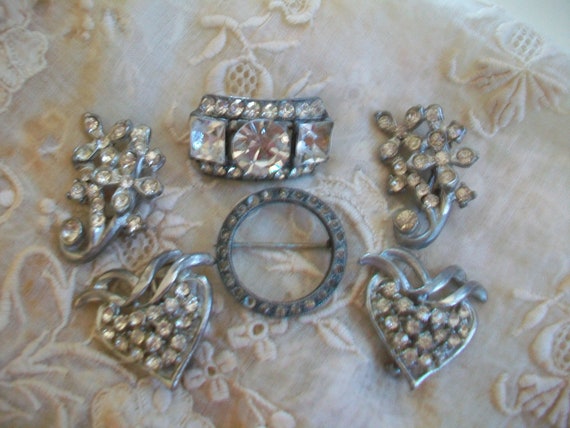 Old cheap jewelry pins