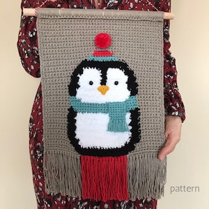 かぎ針編みのペンギンの壁掛け | かぎ針編みの壁掛けパターン、かぎ針編みのペンギンパターン、タペストリーかぎ針編み