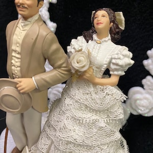 Robe de mariée Autant en emporte le vent Scarlett O'Hara & Rhett Butler Décoration de gâteau de mariage Haut de mariée fiançailles Shower, anniversaire classique image 3