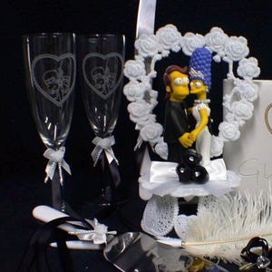 Homer & Marge Simpsons Wedding Cake Topper LOT Glasses, Knife set, Guest book, Pen, garter