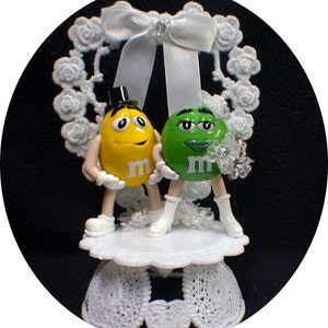 Bröllopstårtdekoration med söta Mr Yellow, Red eller Blue och Mrs Green MM-figur M&M-godis roligt