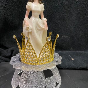 Gold Crown Quinceanera 15 Birthday Cake Topper Beautiful porcelain figurine Sweet Centerpiece Decoration Wedding top