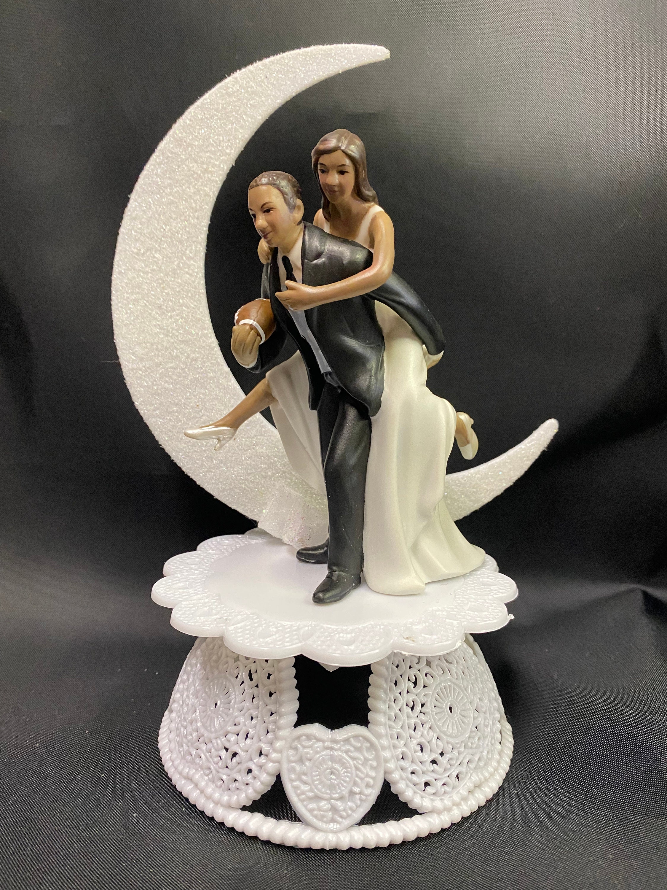 Romantic Resin Bride Groom Hug Figurine Wedding Carfts Cake Decoration Toppers | Malaysia - View #4