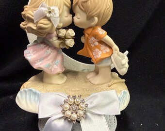 Sweet figure picnic Beach moonlight Precious Moments Beautiful License Figure cupcake, centerpiece , Wedding Cake Topper Groom top