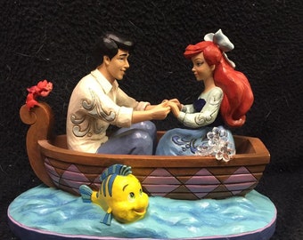Kiss the girl Little Mermaid Prince Eric and princess Arial Disney Display Wedding cup Cake topper Groom top Centerpiece