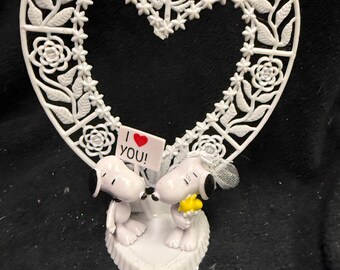 Snoopy and Belle and Woodstock “ love you “  License figures Charlie Brown Peanuts gang Wedding Cake Topper Groom top