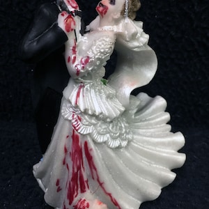 Don&#39;t Lost Your Head Halloween Zombies Bride and Groom top Wedding Cake Topper Funny Scary Headless blood