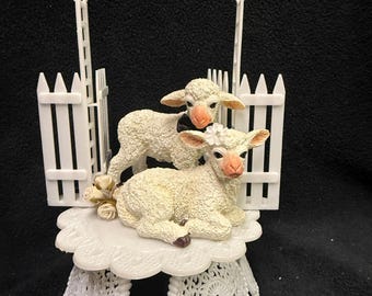 Decorazione per torta nuziale con simpatico agnello/pecora, stile country western, fienile, redneck, natura divertente. Ornamento per festa di fidanzamento, decorazione per portali.