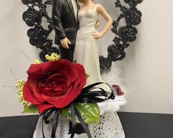 Hollywood Romantic Fuller size Brid Wedding Cake Topper Groom Top Red Rose Black backdrop Plus size. Classic Romancee