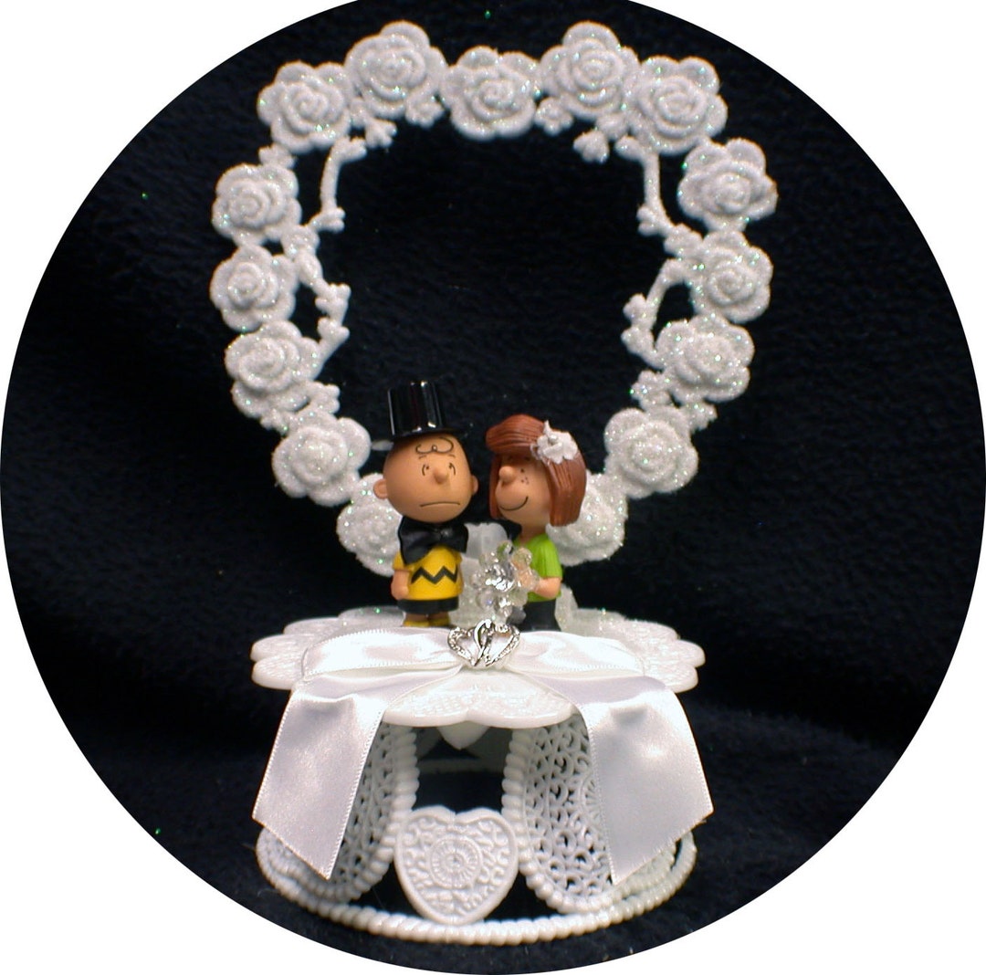 Charlie Brown & Peppermint Patty Peanuts Gang Wedding Cake Topper Top