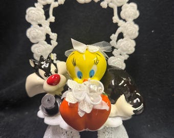 Twenty Bird Sylvester the Cat adorable nature themed pet funny    Wedding Cake Toppe groom heart backdrop