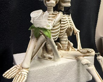 Sitting Wedding Cake topper Halloween skeleton Groom top Centerpiece cupcake table Dead