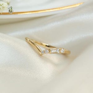 Dainty Gold Baguette Diamond Band, Minimalist Stacking Ring, Moissanite Wedding Band, Fine Jewelry Gift for Her, Baguette Stackable band.