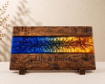 Personalisiertes Charcuterie-Brett mit Bein oder Griff, Walnuss-Epoxidharz-Käsebrett, individuelles Serviertablett, Hochzeitsgeschenk, Muttertagsgeschenk