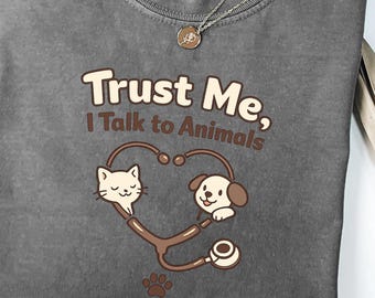Comfort Colors Vet Tech T-Shirt – Animal Lover, Cat Dog Graphic Tee