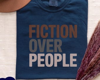 Camiseta "Ficción sobre personas", camiseta para amantes de los libros, lectores introvertidos