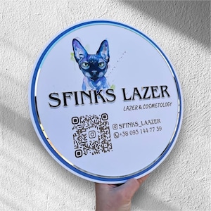Helles Social Media Schild, personalisiertes Business Logo Schild, benutzerdefiniertes QR-Code-Display, moderne Boutique-Wanddekoration, luxuriöses Wimpernraumschild