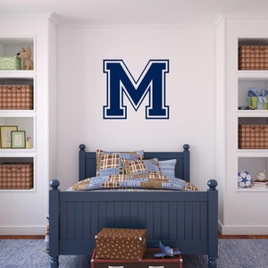 Calcomanía de letra Varsity grande, monograma de pared con inicial única, decoración de dormitorio de niño con tema deportivo