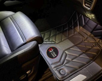 Alfombrillas de cuero personalizadas para coche: alfombrillas de lujo a medida para cualquier vehículo.