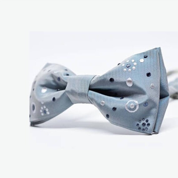 Wedding bow tie for groom, silver dotted bow tie prettied, blue bow tie, bow tie for men dotted, personalized gift for man, gift for husband