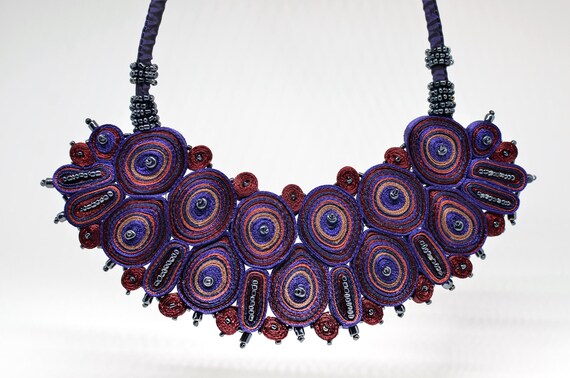 Black & Red Beaded Necklace | Seed Glass Beads Women Jewelry | Fashion Statement Handmade Bib Necklace - 19 inch, Women's, Size: One size, Grey Type