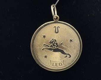 1970s Vintage 1.25” Leo Medallion Pendant Gold Tone Astrology Witch Witchcraft Celestial Birthday July August Zodiac Horoscope