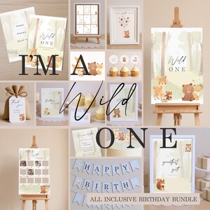 Könnte beinhalten: Eine Auswahl an Partyzubehör mit Waldthema. Enthält Einladungen, Schilder, Cupcake-Topper und ein Banner mit der Aufschrift "Happy Birth". Der Text "I'M A Wild ONE" ist ebenfalls sichtbar.