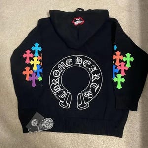 Pull à capuche noir classique, confort et style au quotidien,