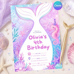 Könnte beinhalten: Eine rechteckige Geburtstagseinladungskarte mit einer Meerjungfrauenschwanz-Silhouette, einem Seepferdchen mit Partyhut, Seesternen und Muscheln. Der Text lautet: Join us to celebrate Olivia's 4th Birthday, 12th of October 12:00pm, 21 Creek Rd Bathurst 2111, Maria +123-456-789.