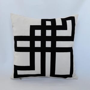 Black and White Geometric Throw Pillow Cover – Modern Minimalist Cushion