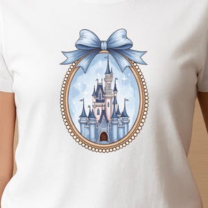 Biała koszulka z zamkiem Disneya dla dzieci – Magiczna koszulka Disney | Koszulka z zamkiem Kopciuszka | Uroczy t-shirt z grafiką Disney | Strój do parku Disney