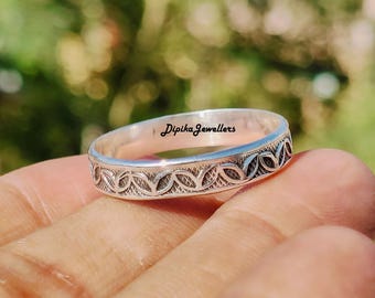 Banda de plata minimalista, anillo de plata esterlina 925, anillos hechos a mano, bandas redondas con diseño de hojas.