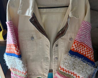 POL Maxine Off-White Denim Jacket with Multicolored Knit Sleeves Size L new without tag